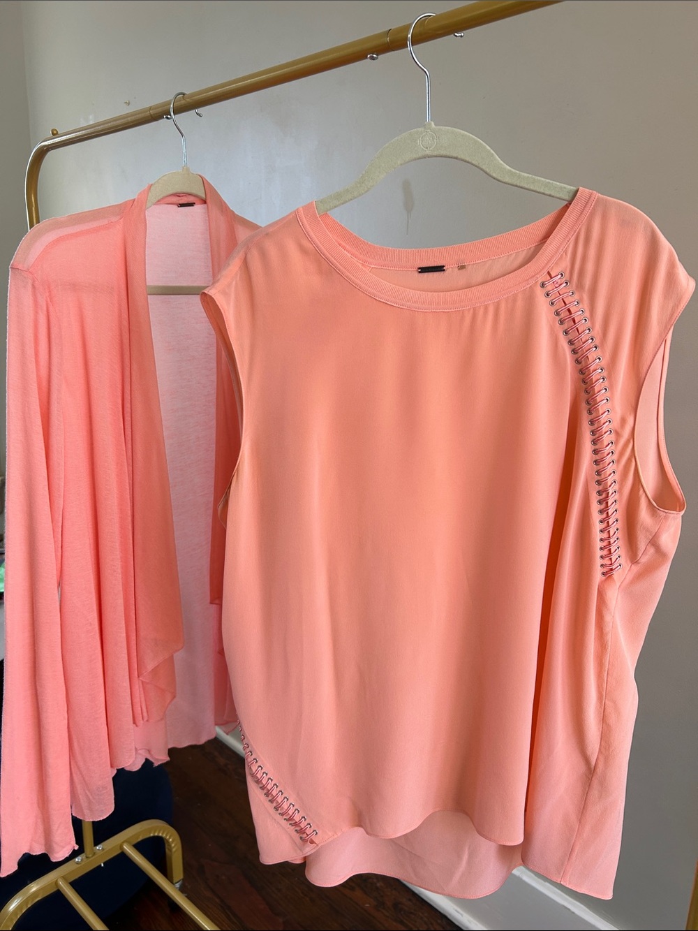 Elie Tahari Women's Peach Sleeveless Top w/ Decorative Stitching + Cardigan XL